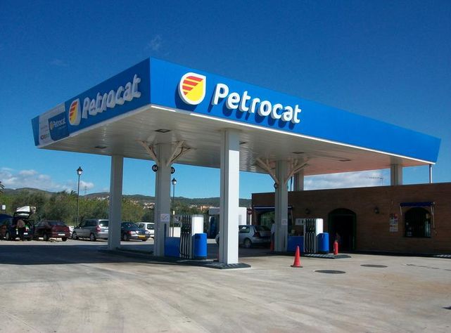 Competencia obliga a Repsol a ceder el 20% del suministro de carburantes de su marca catalana