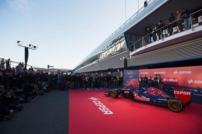 Toro Rosso Cepsa  destapa su STR10 en Jerez