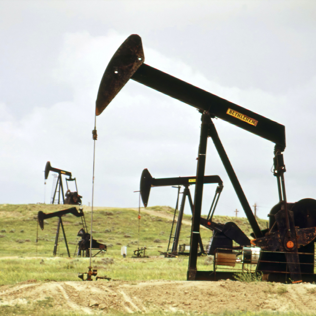 Desafíos en Europa: El Exceso de Petróleo genera Preocupaciones Económicas y Dificultades para la OPEP+