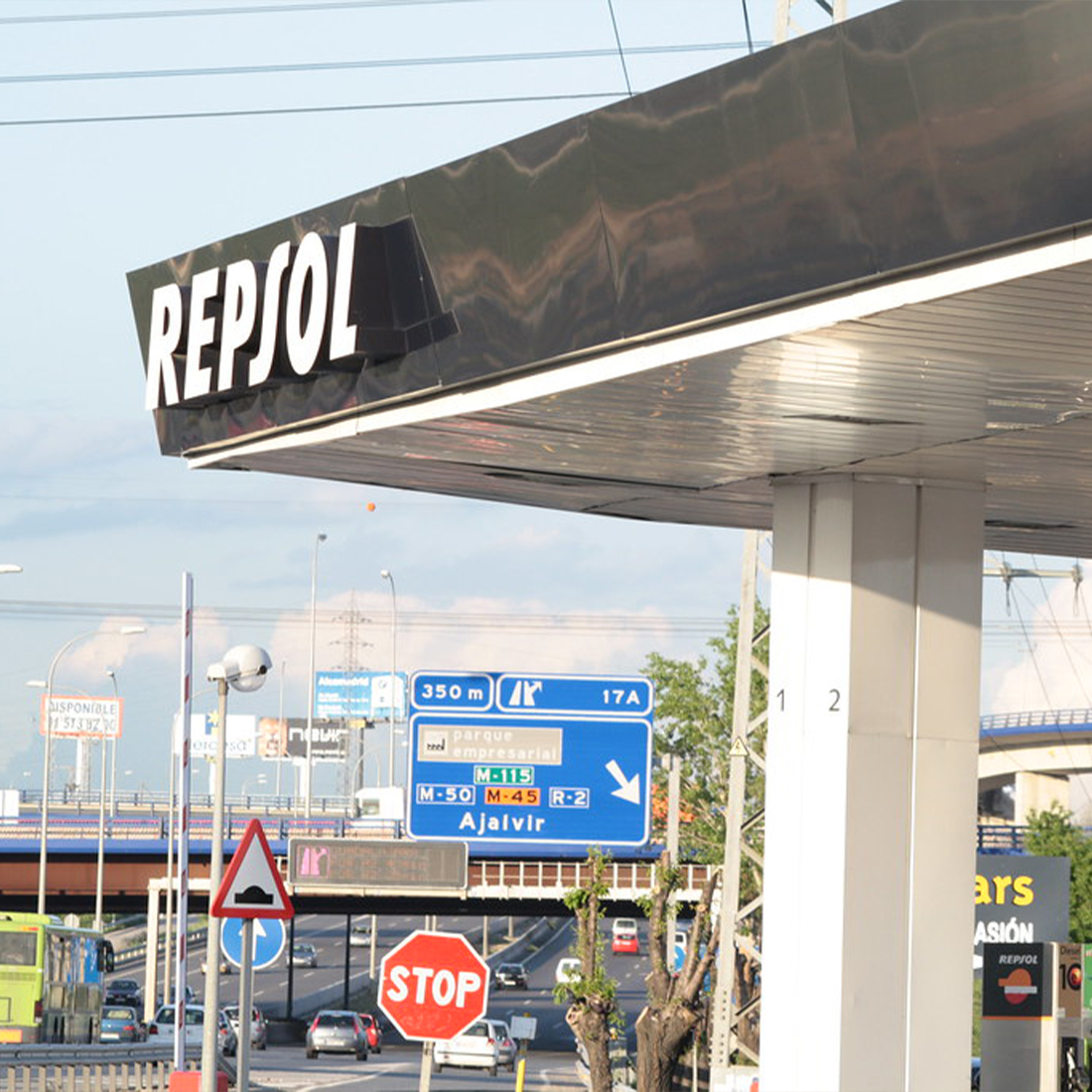 Repsol Revoluciona el Combustible: Presenta Gasolina Renovable 100% Sin Petróleo