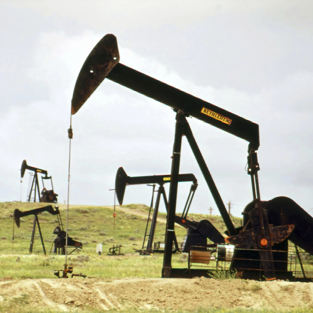 La AIE ajusta a la Baja la Demanda Global de Petróleo para 2024 por la Desaceleración en Europa